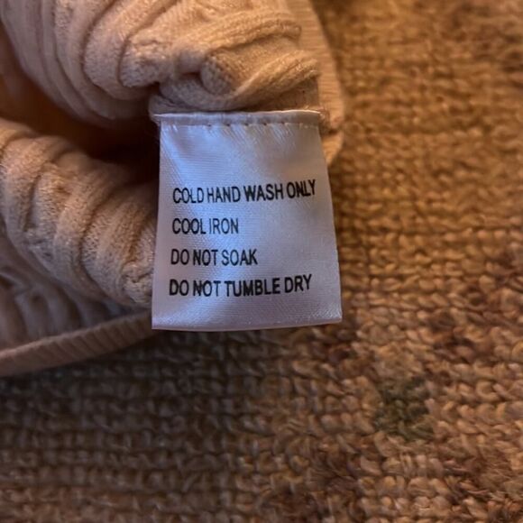 Rumor cream cable cropped sweater T w shirt sleeves NWT S/M - Picture 5 of 6